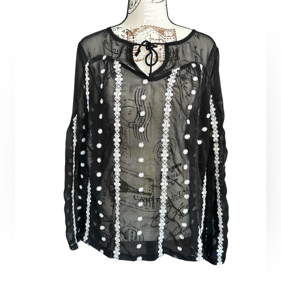 5/$25 Timing women’s black chiffon blouse with white stitched design size small - Picture 3 of 8